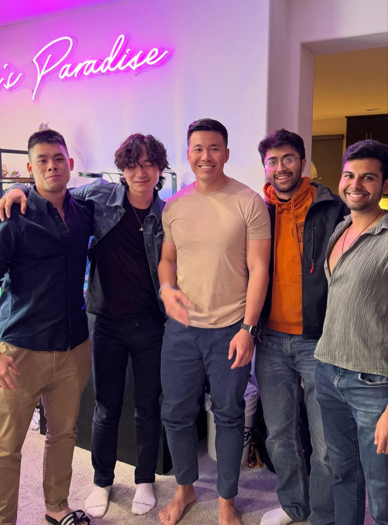 Mike Ke coaching analytical men who struggle with women, in the field in Las Vegas